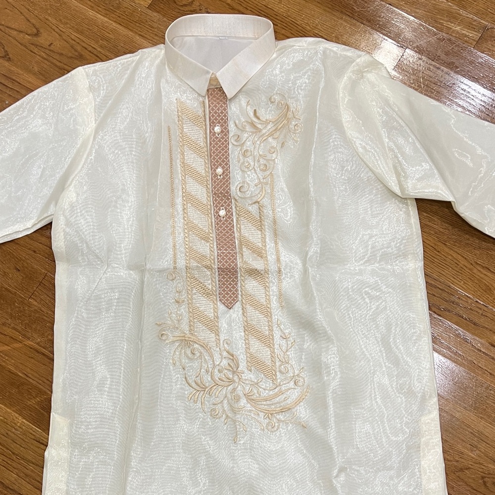 Barong Tagalog Men's Cream Embroidered Shirt